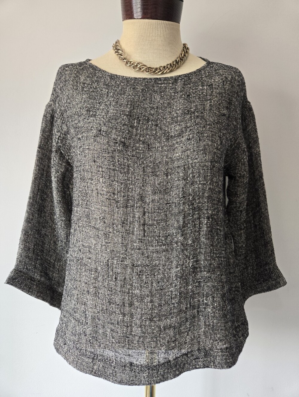 Eileen Fisher Organic Lunen Super Ligbtweigbr Grey  Boatneck Top. Size XS